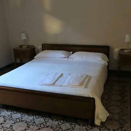 Deco Bed & Breakfast